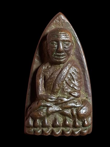หลวงปู่ทวดหลังเตารีดเนื้อนวะวัดช้างให้ปี 05