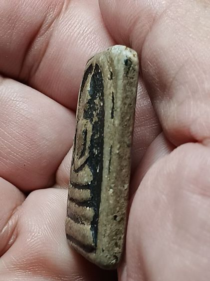 พระสมเด็จวัดระฆัง รุ่นเเรก พิมพ์ใหญ่ มีลงรักยางไม้เก่า สร้างยุคต้น เก่าตามสภาพครับ รูปที่ 11