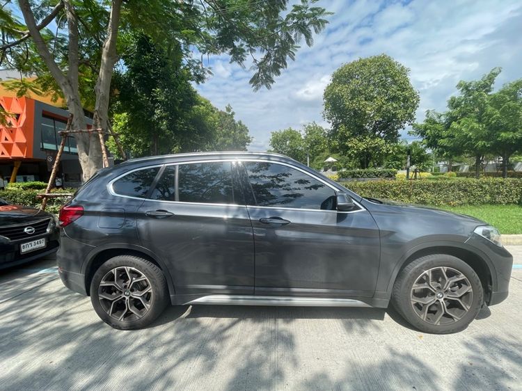 BMW X1 2022 2.0 sDrive20d xLine Utility-car ดีเซล ไม่ติดแก๊ส เกียร์อัตโนมัติ เทา รูปที่ 4