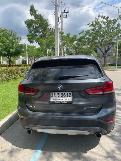 รถ BMW X1 2.0 sDrive20d xLine สี เทา