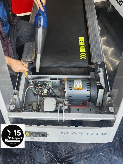 ช่างเปลี่ยนสายพาน​ ซ่อมชุดโรลเลอร์ลู่วิ่งไฟฟ้าMatrix T3X ช่างซ่อมลู่วิ่งไฟฟ้านครนายก​ ซ่อมได้ทุกรุ่น ทุกยี่ห้อ ทุกอาการ บริการถึงบ้านท่านทั่วไทย



 รูปที่ 12