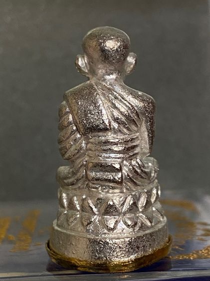 หลวงปู่ทวด ญสส.( รับพระ 2 องค์ ) เนื้อพรายเงิน ปี 43 เฉลิมพระเกียรติ 87 พรรษา พร้อมกล่องเดิม รูปที่ 5