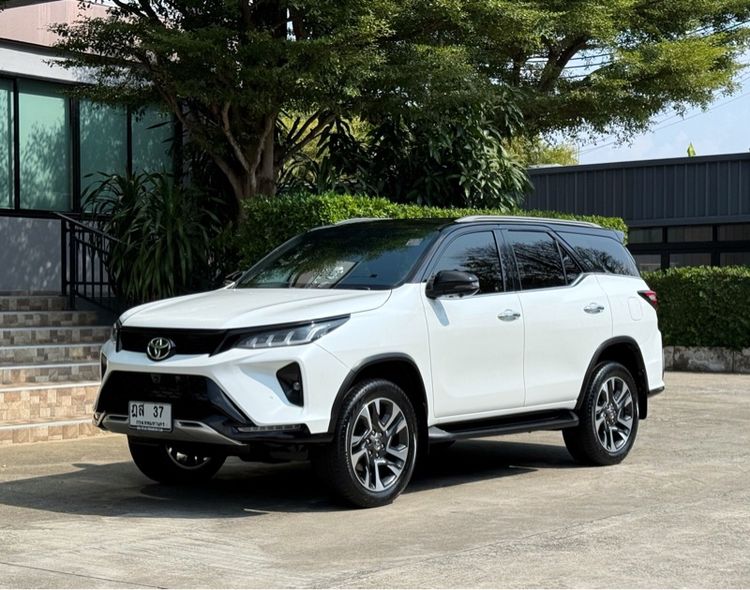 Toyota Fortuner 2022 2.4 Legender Utility-car ดีเซล ไม่ติดแก๊ส เกียร์อัตโนมัติ ขาว รูปที่ 4