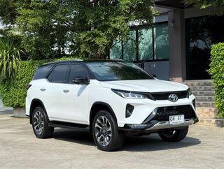 😍 2022 TOYOTA FORTUNER LEGENDER 2.4 😍 รถมือเดียวออกป้ายแดง รถวิ่งน้อย ประวัติศูนย์ครบ รถไม่เคยมีอุบัติเหตุครับ