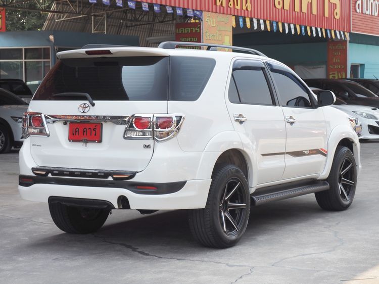 Toyota Fortuner 2015 2.5 V VNT 2WD Champ Midnight Shine Utility-car ดีเซล ไม่ติดแก๊ส เกียร์อัตโนมัติ ขาว รูปที่ 4