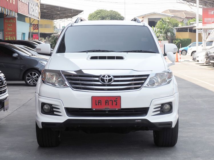 Toyota Fortuner 2015 2.5 V VNT 2WD Champ Midnight Shine Utility-car ดีเซล ไม่ติดแก๊ส เกียร์อัตโนมัติ ขาว รูปที่ 2
