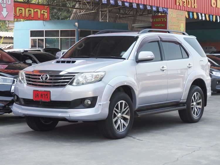 Toyota Fortuner 2013 3.0 V 2WD Champ Midnight Shine Utility-car ดีเซล ไม่ติดแก๊ส เกียร์อัตโนมัติ ม่วง