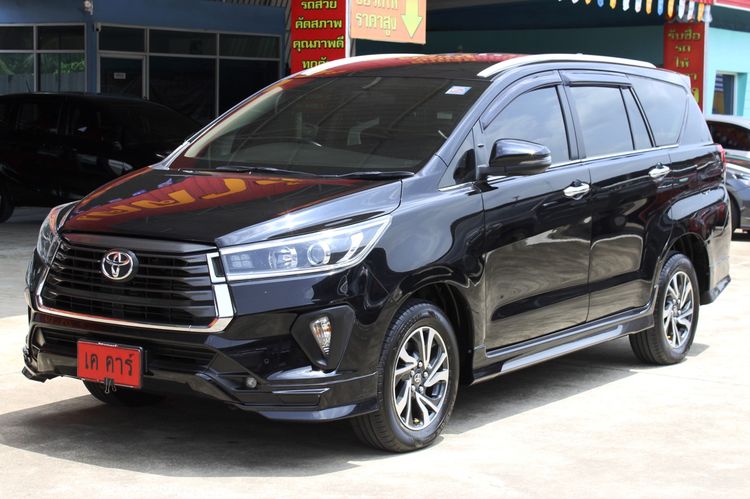 รถ Toyota Innova 2.8 Crysta สี ดำ