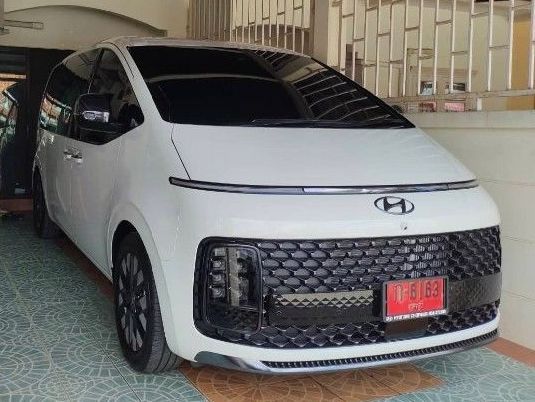 รถ Hyundai Staria PREMIUM 2.2 สี ขาว