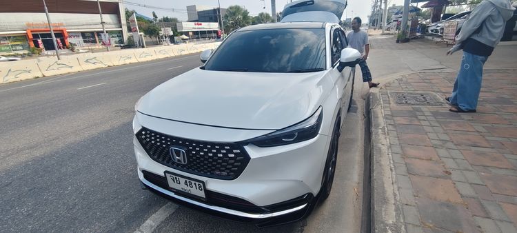 Honda HR-V 2023 1.5 e:HEV RS Sedan เบนซิน เกียร์อัตโนมัติ ขาว รูปที่ 2