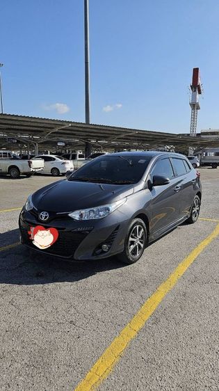 รถ Toyota Yaris 1.2 G สี เทา