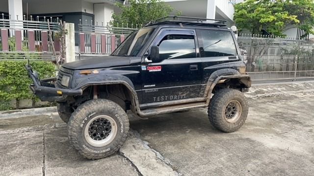 รถ Suzuki Vitara 1.6 4WD สี ดำ