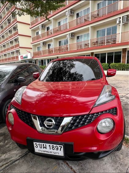 รถ Nissan Juke 1.6 V สี แดง