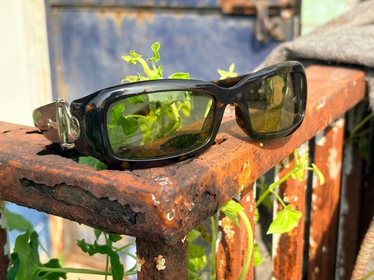 แว่งกันแดด GUCCI