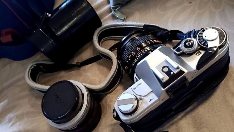 กล้องฟิล์ม SLR ระบบแมนนวล รุ่น Canon AT-1 (Made in Japan)