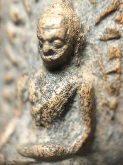 พระรอดลำพูนพิมพ์ใหญ่ครับ รูปที่ 5