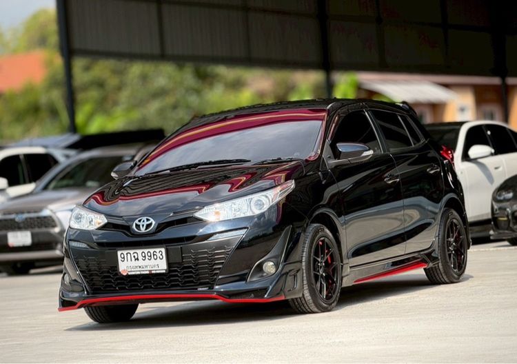 รถ Toyota Yaris 1.2 E สี ดำ