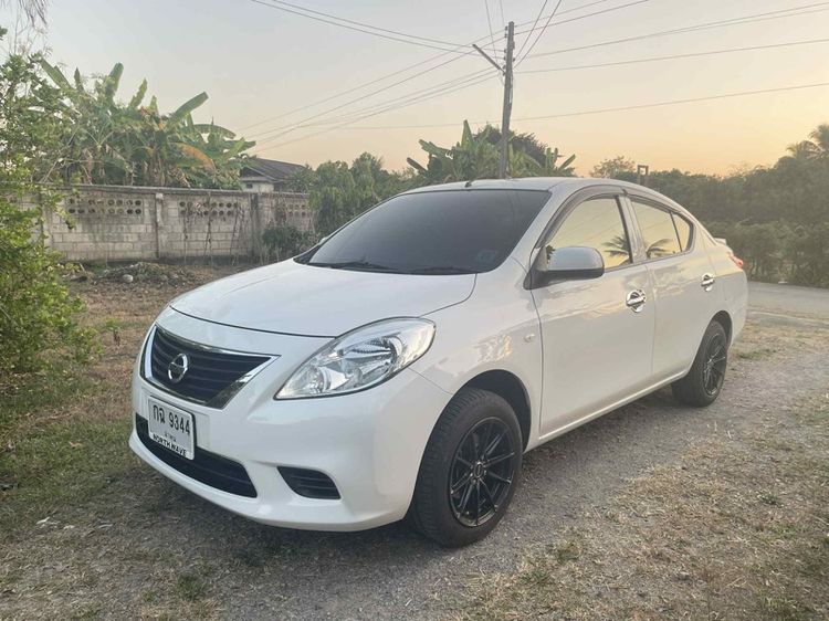 รถ Nissan Almera 1.2 E สี ขาว