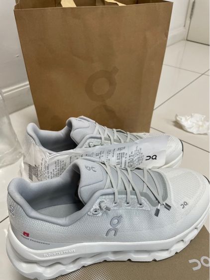 ขาว ผ้าใบ รองเท้าผ้าใบ UK 8 | EU 42 | US 8.5 อื่นๆ รองเท้า on cloud 