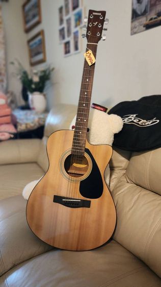 กีต้าโปร่งไฟฟ้า​ Yamaha​
รุ่น​ : FS 100C
