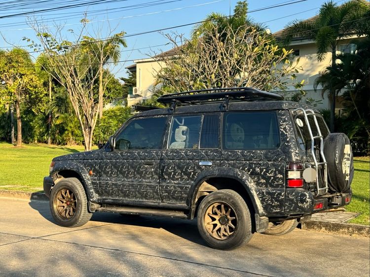 Mitsubishi Pajero 1994 3.5 GLS 4WD Utility-car เบนซิน ไม่ติดแก๊ส เกียร์อัตโนมัติ ดำ รูปที่ 4
