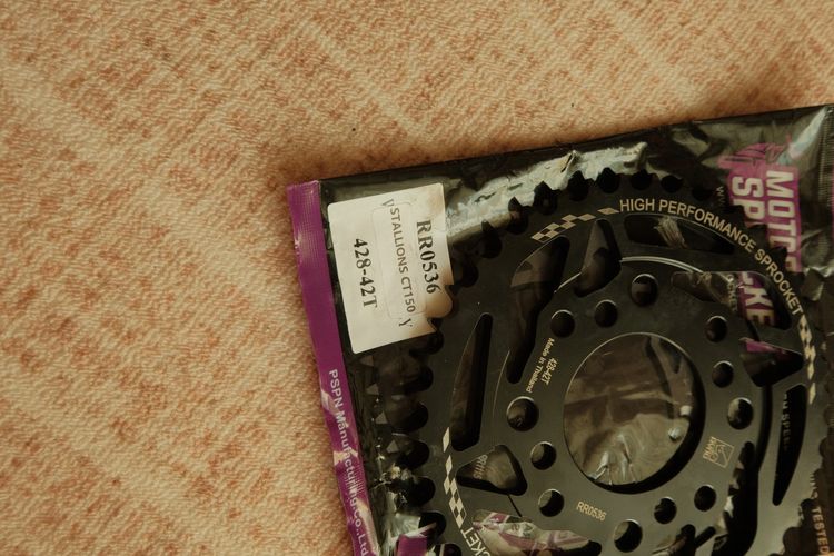 สเตอร์หลัง 428-42T (4 รู) พร้อมโซ่ 428 ใหม่ - Sproket 428-42T 4Bolt + Chain New รูปที่ 3