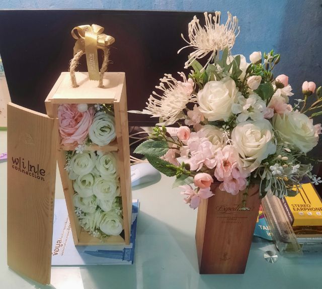 ต้นไม้ปลอม ดอกกุหลาบประดิษฐ์ พร้อมกระถางไม้ 2 เซต