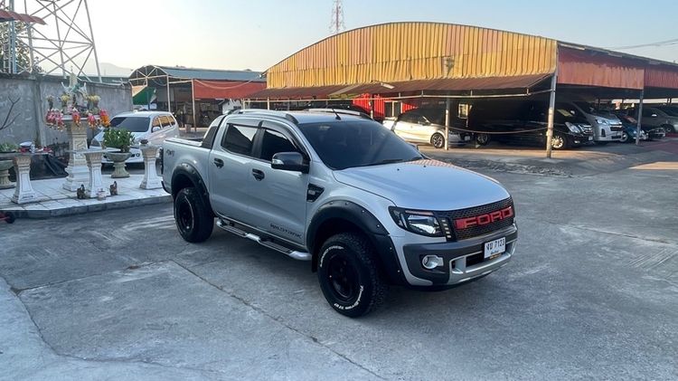 รถ Ford Ranger 3.2 Wildtrak 4WD สี บรอนซ์เงิน