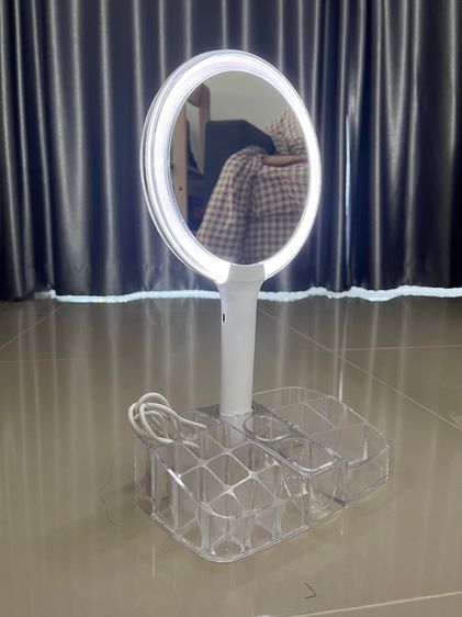 กระจกแต่งหน้า