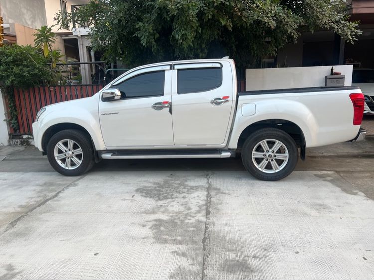 รถ Isuzu D-MAX 1.9 Hi-Lander Z สี ขาว