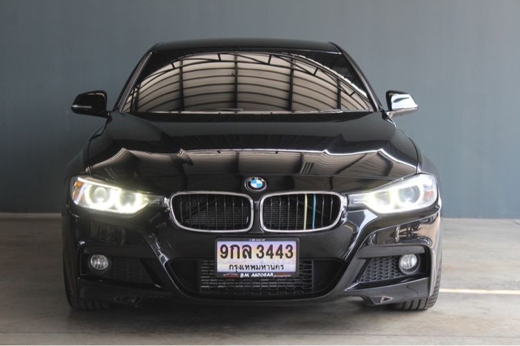 BMW Series 3 2015 320i Sedan เบนซิน ไม่ติดแก๊ส เกียร์อัตโนมัติ ดำ รูปที่ 2