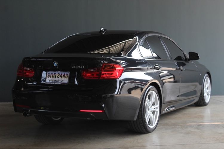 BMW Series 3 2015 320i Sedan เบนซิน ไม่ติดแก๊ส เกียร์อัตโนมัติ ดำ รูปที่ 4