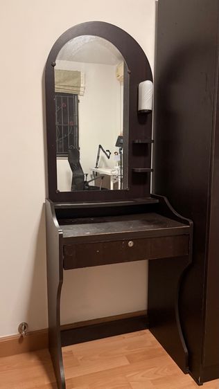 โต๊ะเครื่องแป้ง