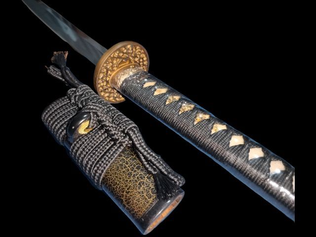 ดาบซามูไร คาตานะ T10 ฮาม่อนขัดขุ่น รูปแบบ Suguha ฟิตติ้งทองเหลือง พร้อมใบเซอร์ รูปที่ 5