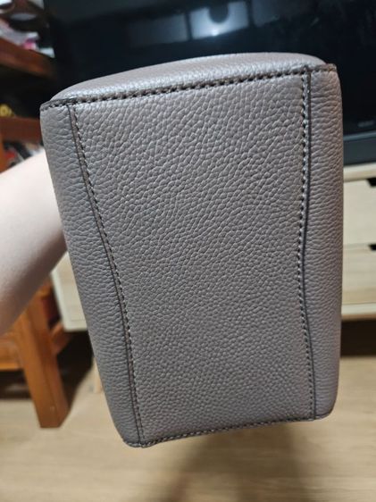 กระเป๋า tory burch Small McGraw Bucket Bag ช้อปไทยค่ะ รูปที่ 5