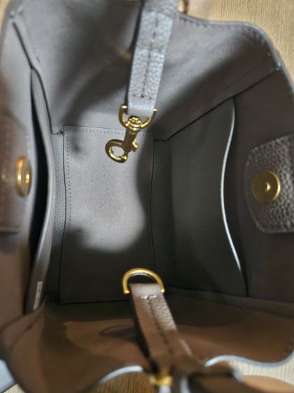 กระเป๋า tory burch Small McGraw Bucket Bag ช้อปไทยค่ะ รูปที่ 6