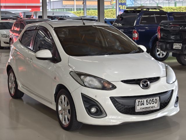 รถ Mazda Mazda 2 1.5 Spirit Sports สี ขาว