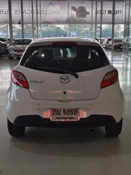 Mazda Mazda 2 2011 1.5 Spirit Sports Sedan เบนซิน LPG เกียร์อัตโนมัติ ขาว รูปที่ 4