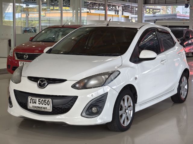 Mazda Mazda 2 2011 1.5 Spirit Sports Sedan เบนซิน LPG เกียร์อัตโนมัติ ขาว รูปที่ 3