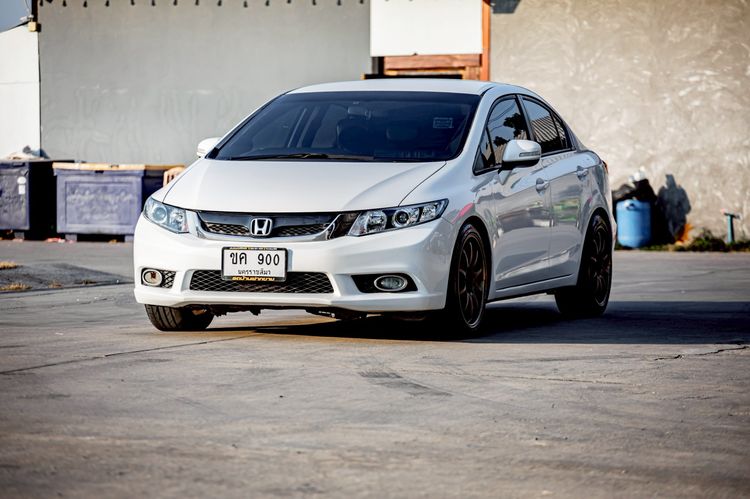 Honda Civic 2013 1.8 ES i-VTEC Sedan เบนซิน ไม่ติดแก๊ส เกียร์อัตโนมัติ ขาว