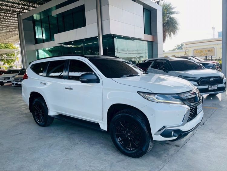 รถ Mitsubishi Pajero Sport 2.4  GT Premium Elite Edition  2WD สี ขาว