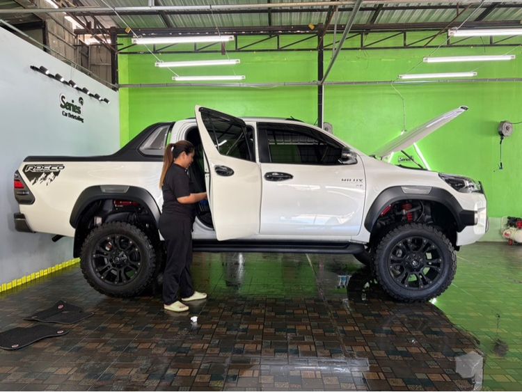 Toyota Hilux Revo 2021 Double Cab 4x4 2.8 Rocco Pickup ดีเซล ไม่ติดแก๊ส เกียร์อัตโนมัติ ขาว รูปที่ 2