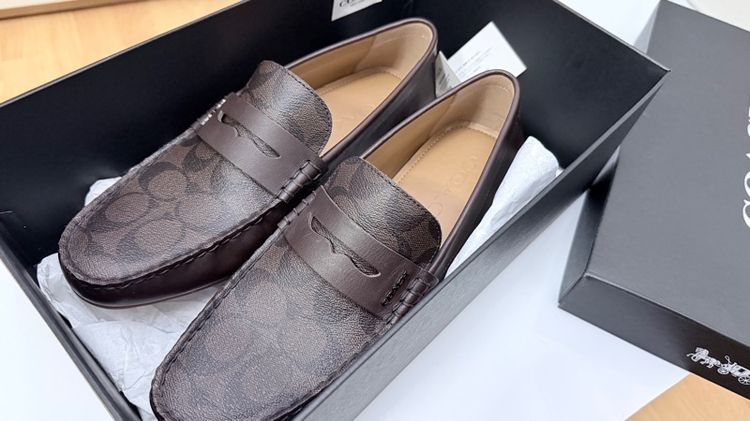 น้ำตาล อื่นๆ รองเท้าแบบสวมและโลฟเฟอร์ UK 8 | EU 42 | US 8.5 อื่นๆ รองเท้า loafer Coach สี Brown