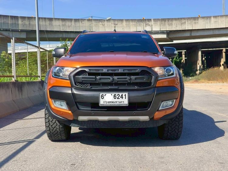 รถ Ford Ranger 2.0 Hi-Rider Wildtrak สี ส้ม