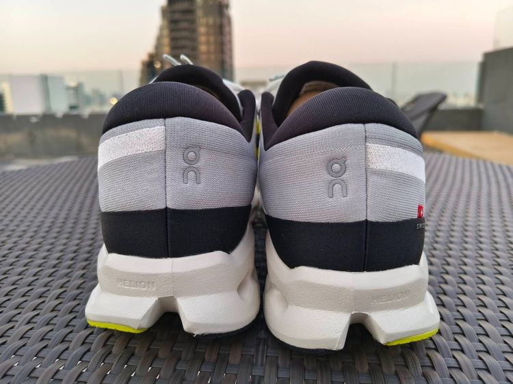 On Cloudsurfer 2 สีGlacierIvory เบอร์45 รูปที่ 3
