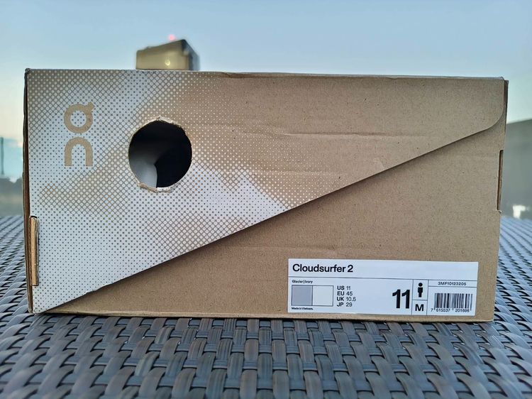 On Cloudsurfer 2 สีGlacierIvory เบอร์45 รูปที่ 16