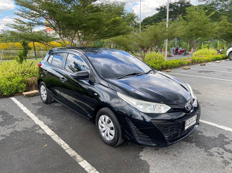 Toyota Yaris 2017 1.2 J Eco Sedan เบนซิน ไม่ติดแก๊ส เกียร์อัตโนมัติ ดำ รูปที่ 2