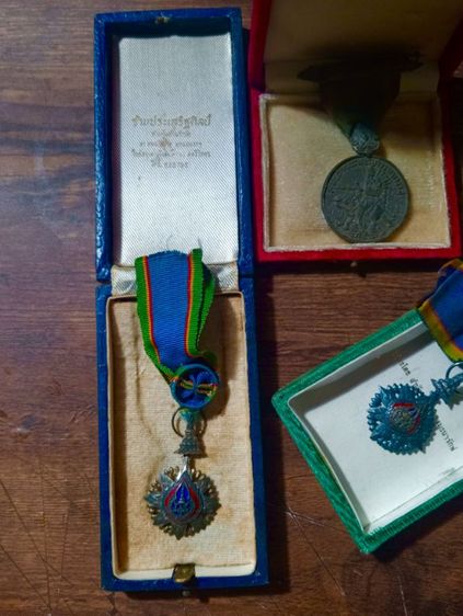 เหมา 3 ชุดแพ้เก่าโบราณสภาพเดิมพร้อมกล่องเดิม