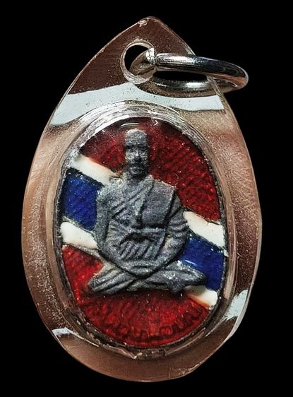 พระเหรียญเก่าเลี่ยมกรอบเก่า