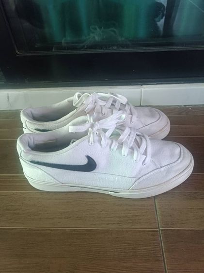 ขาว ผ้า รองเท้าผ้าใบ UK 8 | EU 42 | US 8.5 รองเท้า Nike  made in donesia